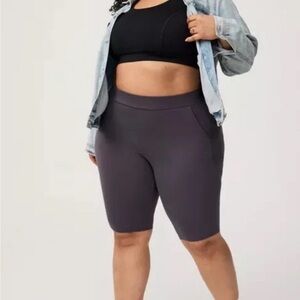 Torrid Size 1 Pocket Bike Short 11 Inch. Periscope Grey New.